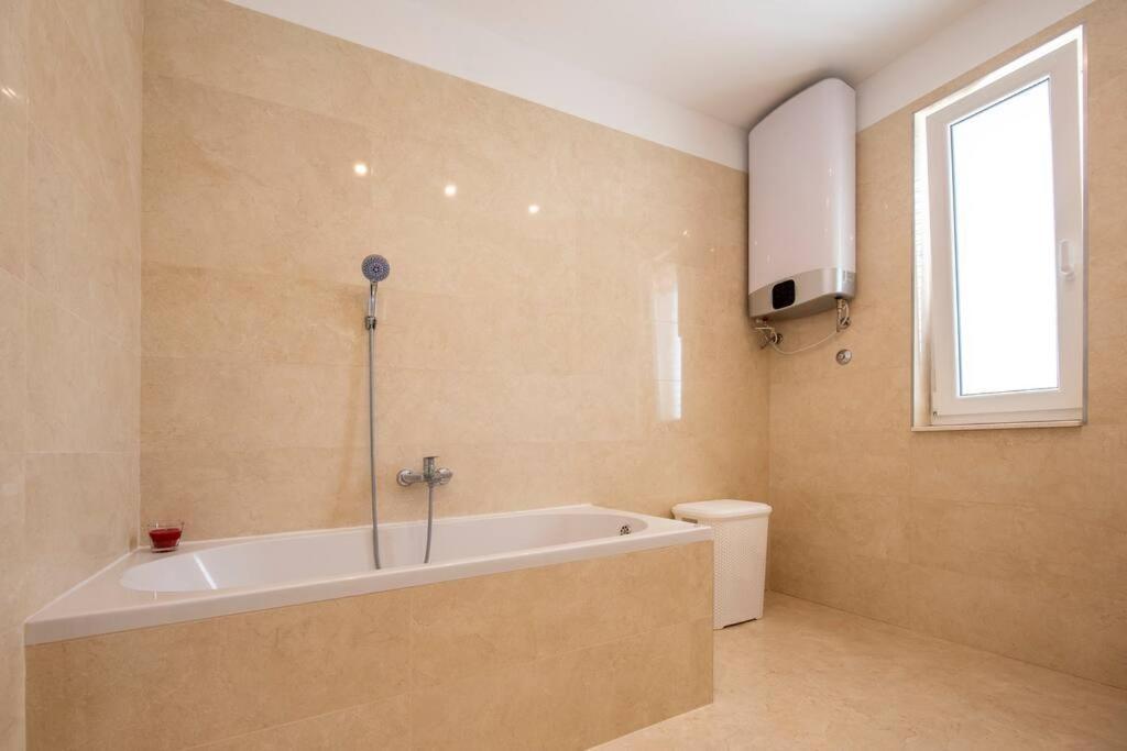 Villa Aquero -With Private Pool Vranjic Eksteriør billede